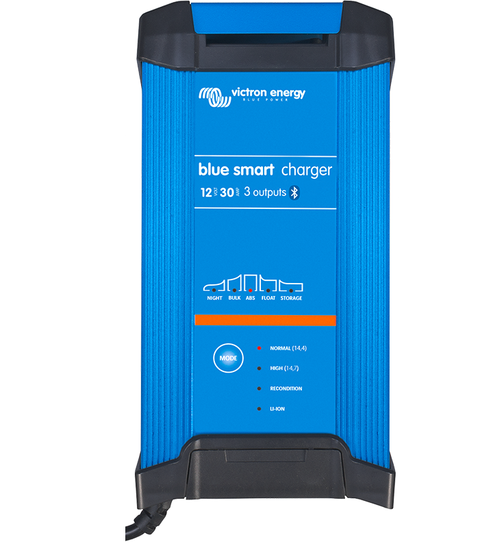 Blue Smart IP22 Charger 12/15(3) 230V UK