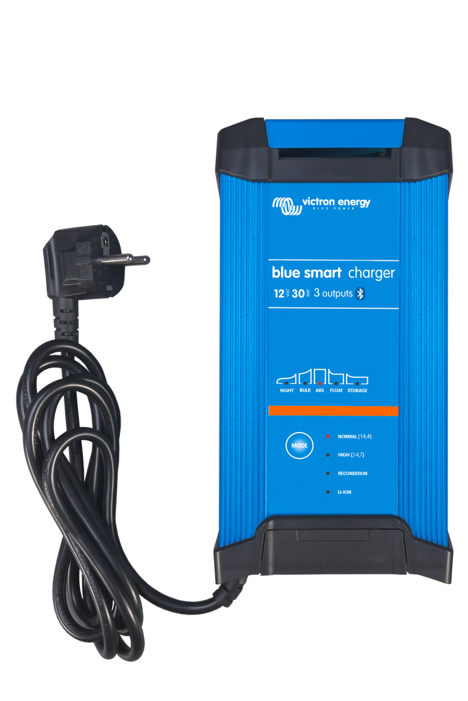 Blue Smart IP22 Charger 12V 30A (3) 230V (front) [#7554]