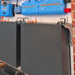 Universal Batterie-Wandhalterung 19 Zoll 3HE