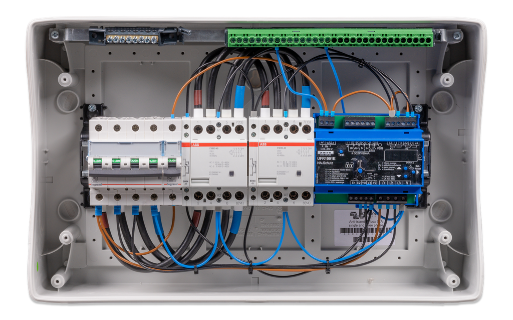 1620295019_upload_documents_1550_1000-RCD000300200-Anti-Islanding-Box-63A-inside.png