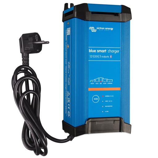 [BPC122044002] Blue Smart IP22 Charger 12/20(3) 230V CEE 7/7