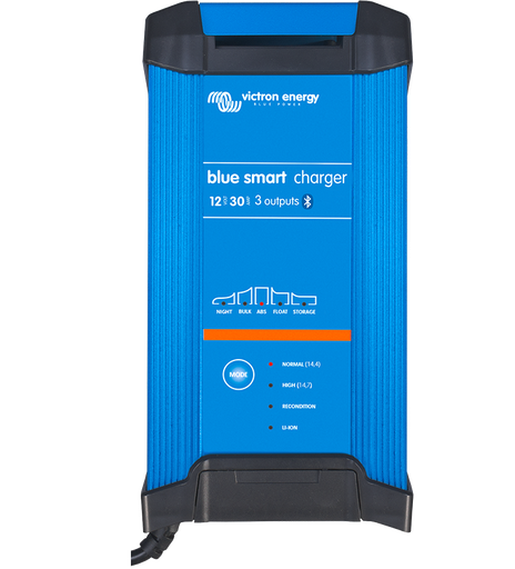 [BPC123047002] Blue Smart IP22 Charger 12/30(1) 230V CEE 7/7