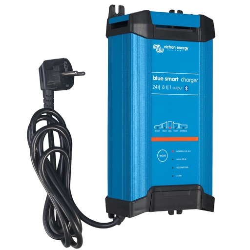 [BPC240842002] Blue Smart IP22 Charger 24/8(1) 230V CEE 7/7